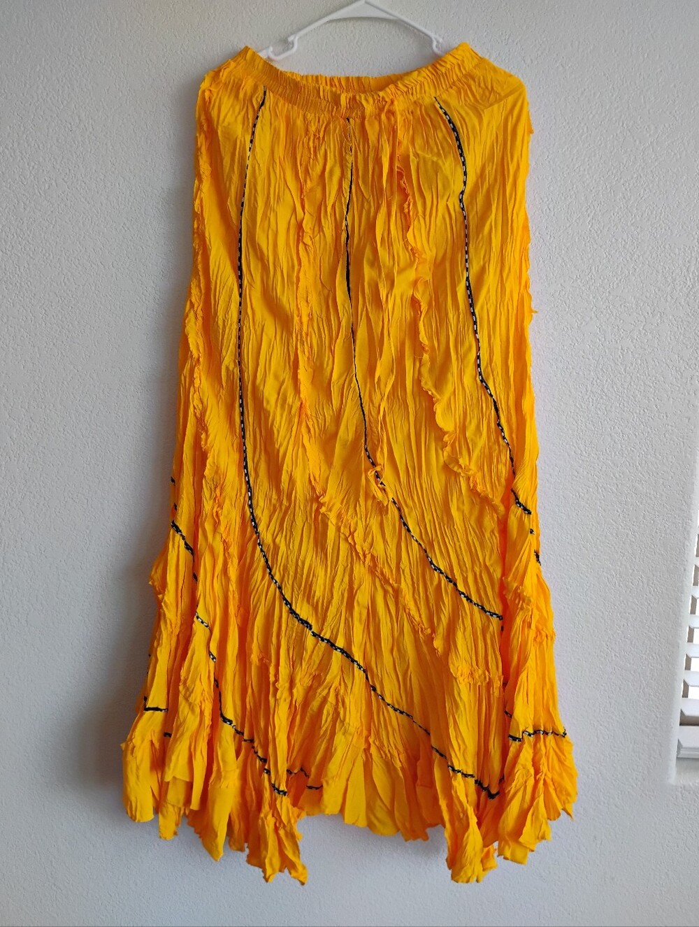 Yellow Crinkled Long Cotton i Skirt With Curved Stripes -